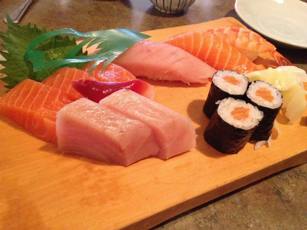 Sushi Bar Zipang food