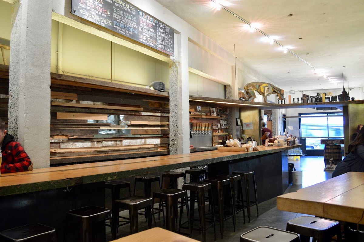 Brassneck Brewery food