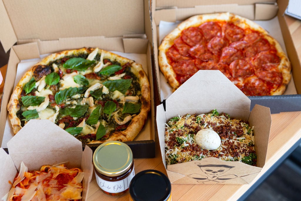 UNA pizza Takeaway Calgary: Willow Park food