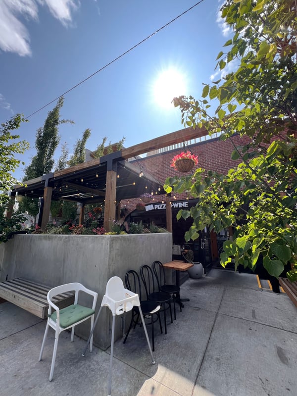 UNA pizza + wine Calgary: 17th Ave food