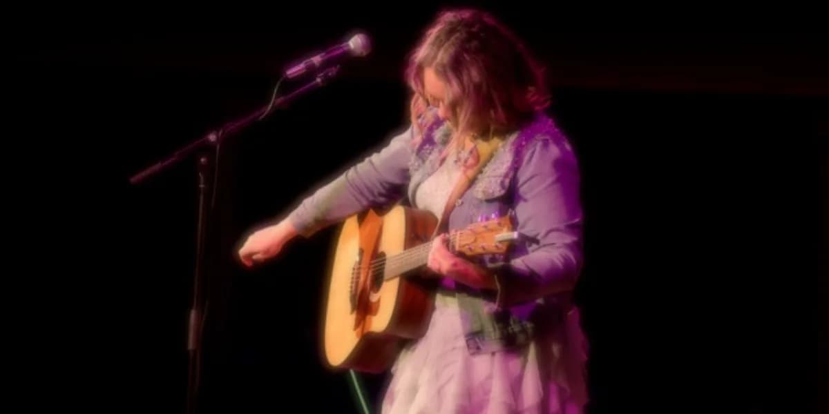 Mellow Lily Live