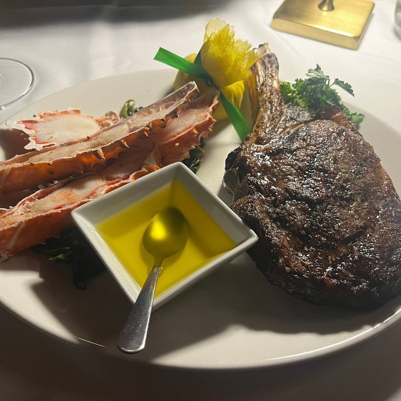 529 Wellington Steakhouse photo 4