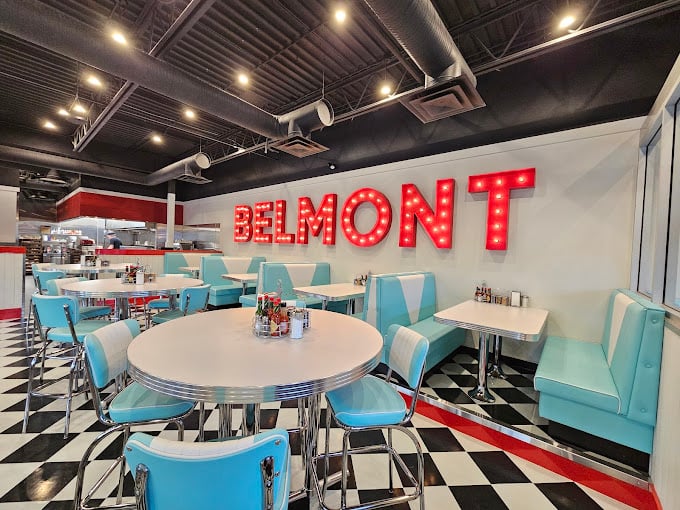 Belmont Diner Marda Loop photo 3