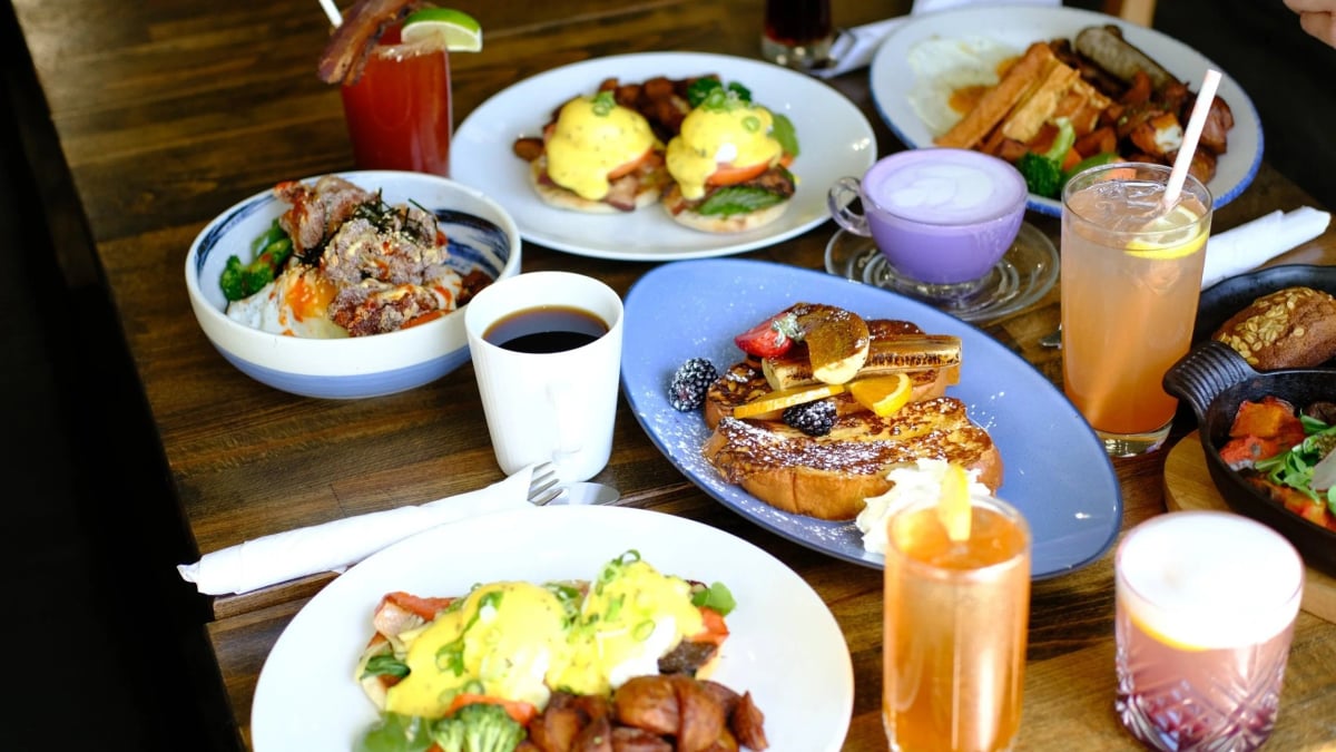 Breakfast Table South Granville photo 3
