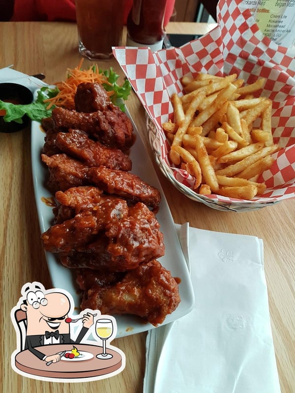 Dakoda's Sports Bar & Grill / Dakoda's Pub photo 2