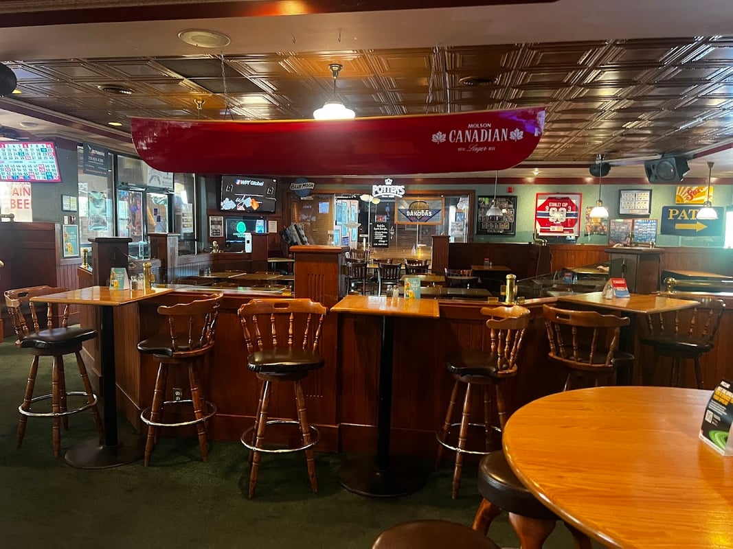 Dakoda's Sports Bar & Grill / Dakoda's Pub photo 5