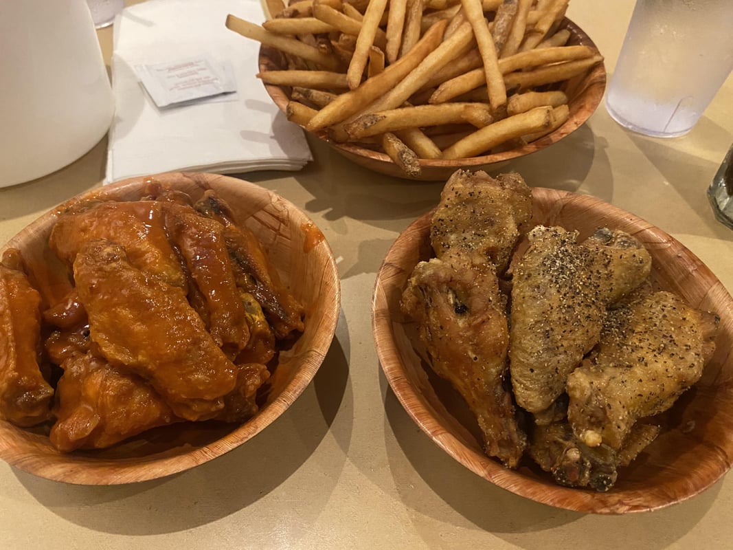 Duff's Famous Wings photo 4