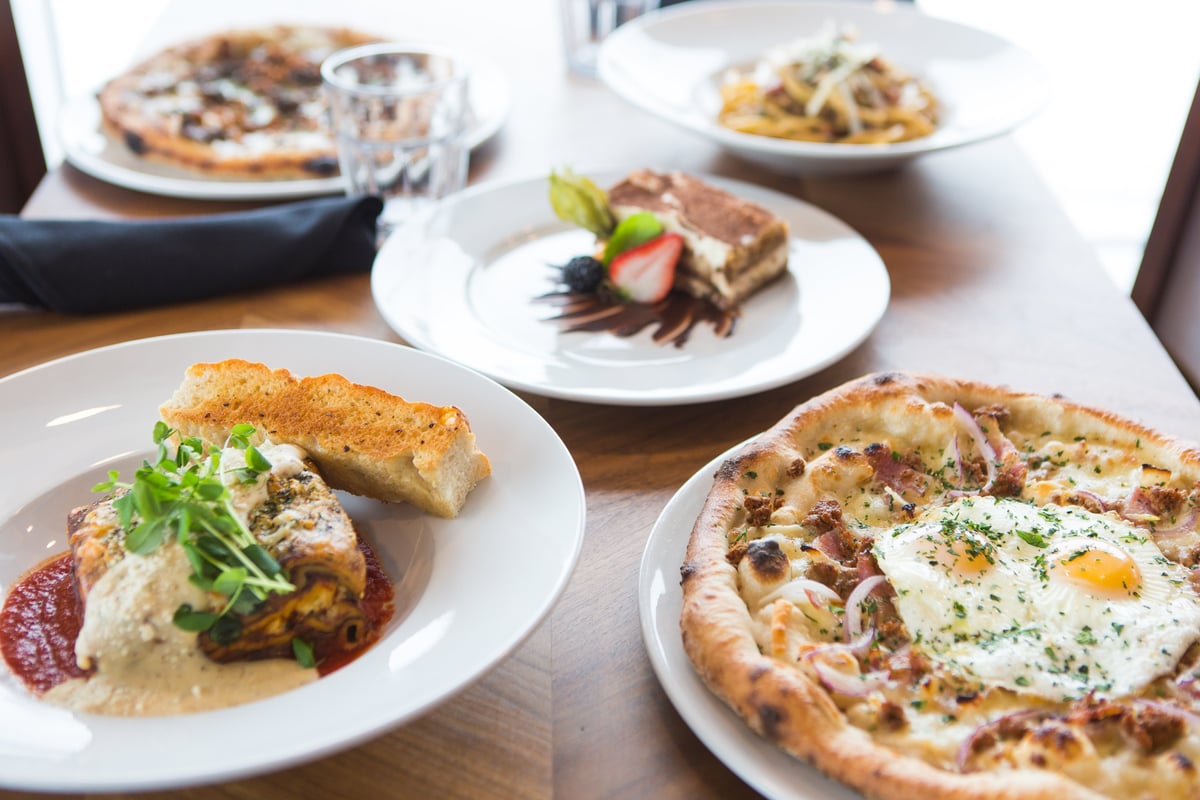 Famoso Italian Pizzeria - Jasper Ave photo 2