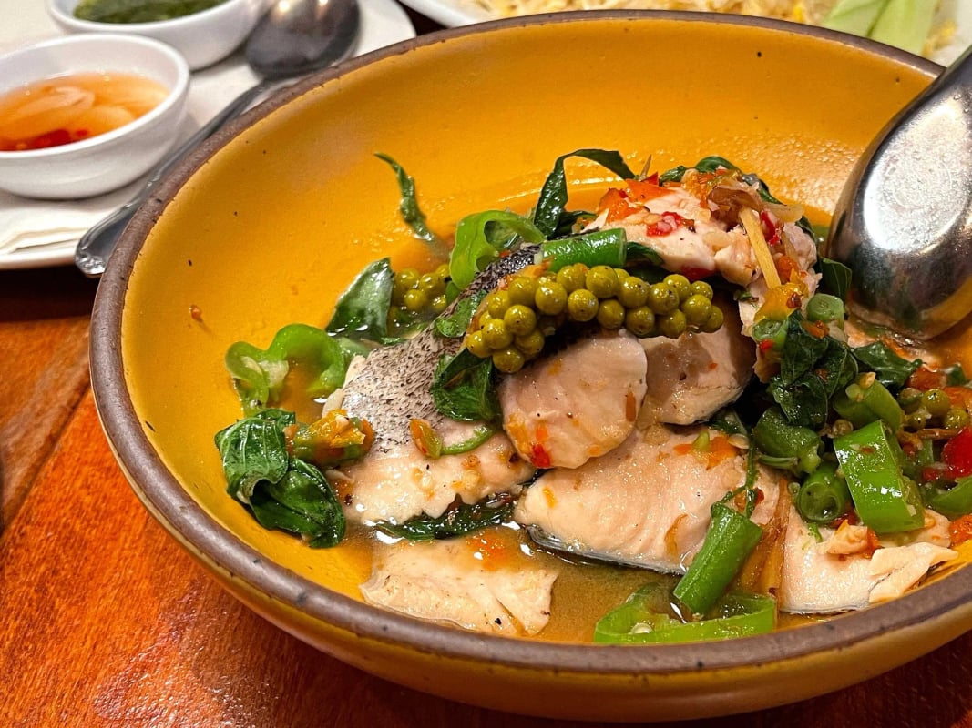 Fish Cheeks photo 3
