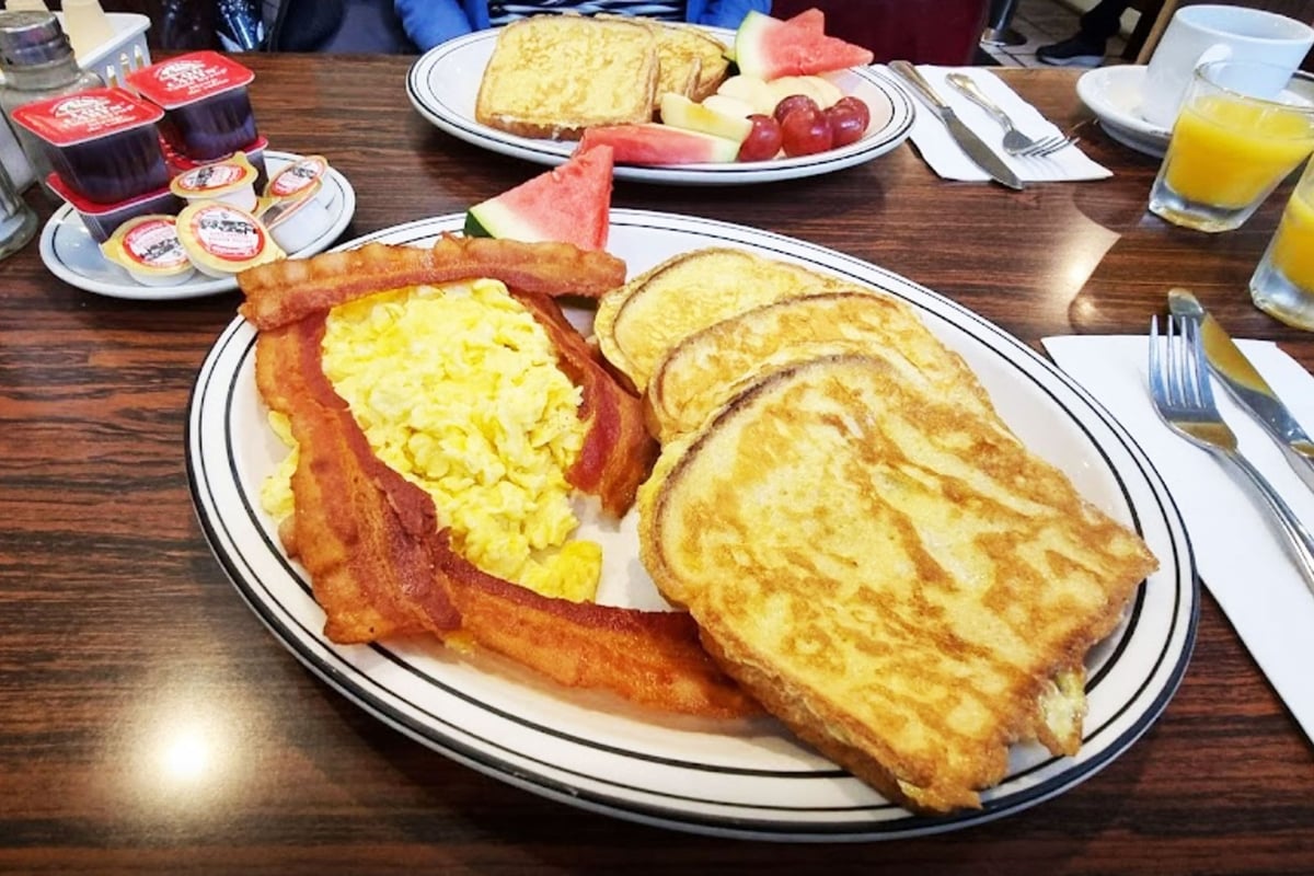 Golden Diner photo 5