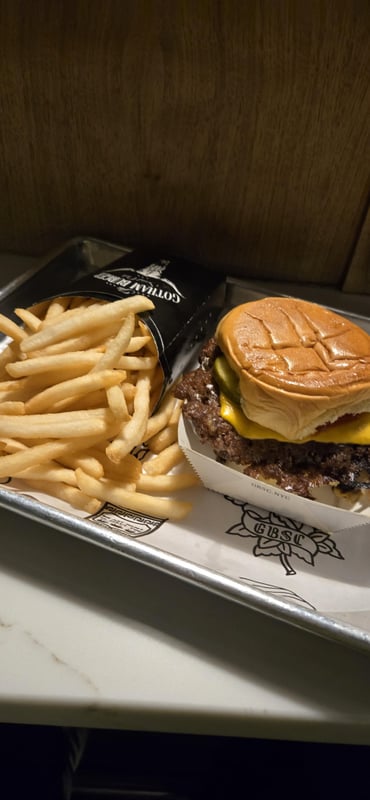 Gotham Burger Social Club photo 3