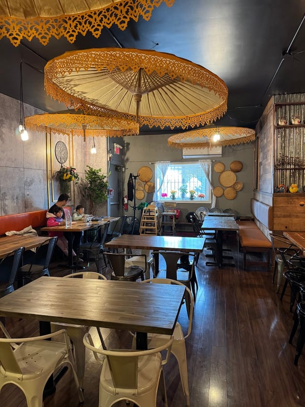 Jatujak Thai Restaurant - Victoria Park Ave photo 4