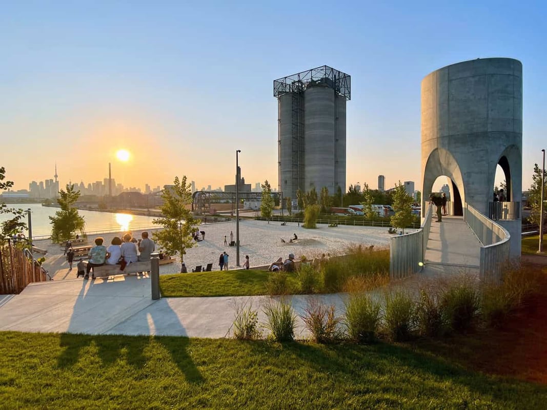 Leslie Lookout Park — best skyline views in Toronto, Spring 2026
