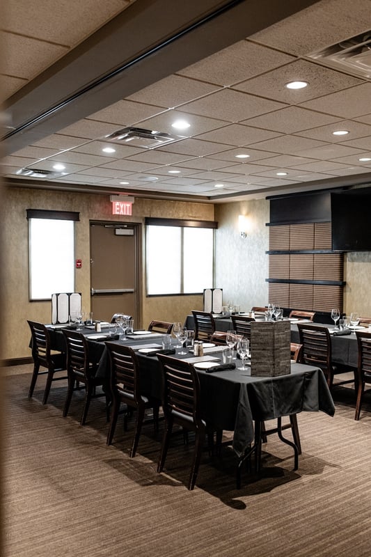 Mano's Restaurant & Lounge — best weekday lunch in Saskatoon, Spring 2026