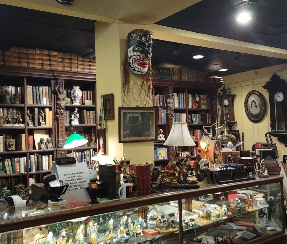 Pulp Fiction Coffee House/Robbie Rare Books photo 4