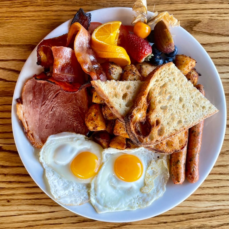 Restaurant Bagatelle Bistro Apportez votre vin — best brunch in Montreal, Spring 2026