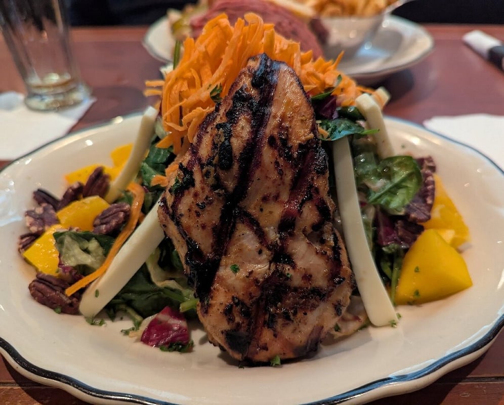 Reuben's Deli and Steakhouse photo 4