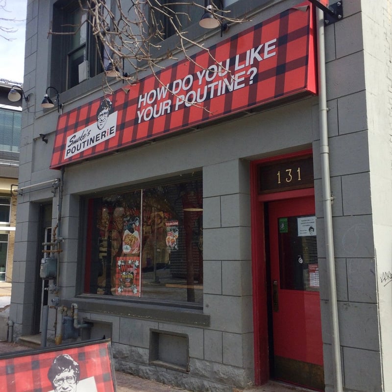 Smoke's Poutinerie photo 5