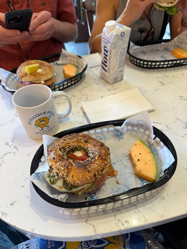St-Viateur Bagel & Café Mont-Royal photo 5