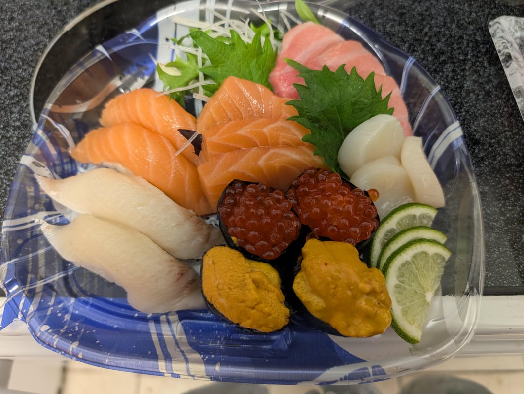 SUSHI LAB photo 3