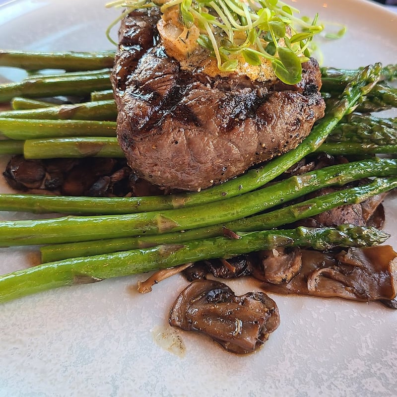 The Maple Leaf Steak & Seafood photo 4