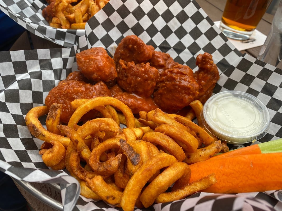 The Right Wing Sports Pub photo 5