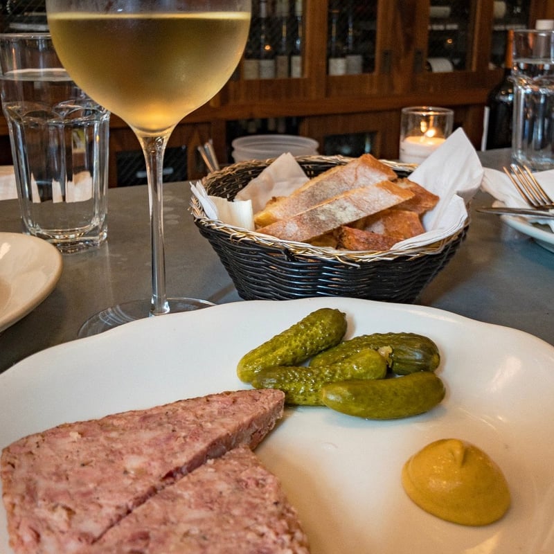 Vin Sur Vingt Wine Bar - NOMAD photo 2