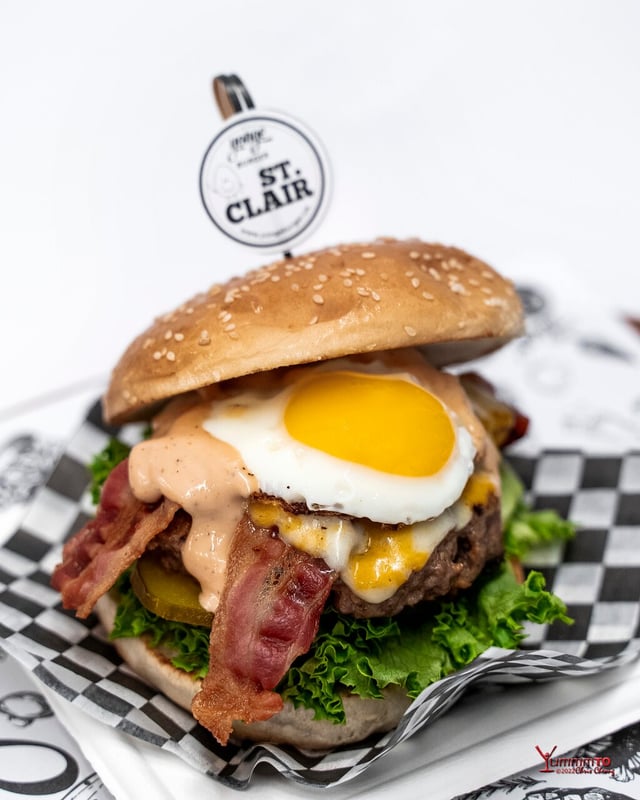 Yonge Burger photo 5